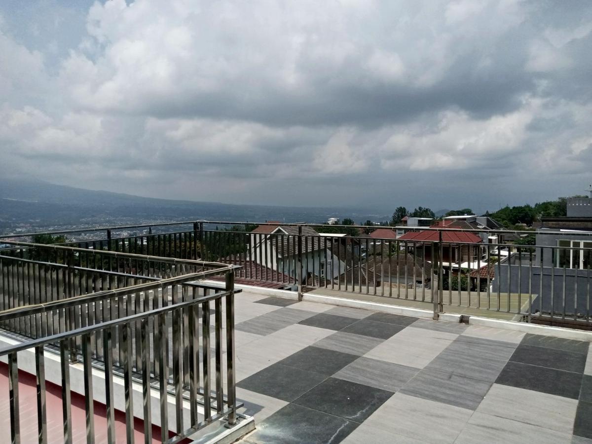 Villa Valencia Batu  Dış mekan fotoğraf